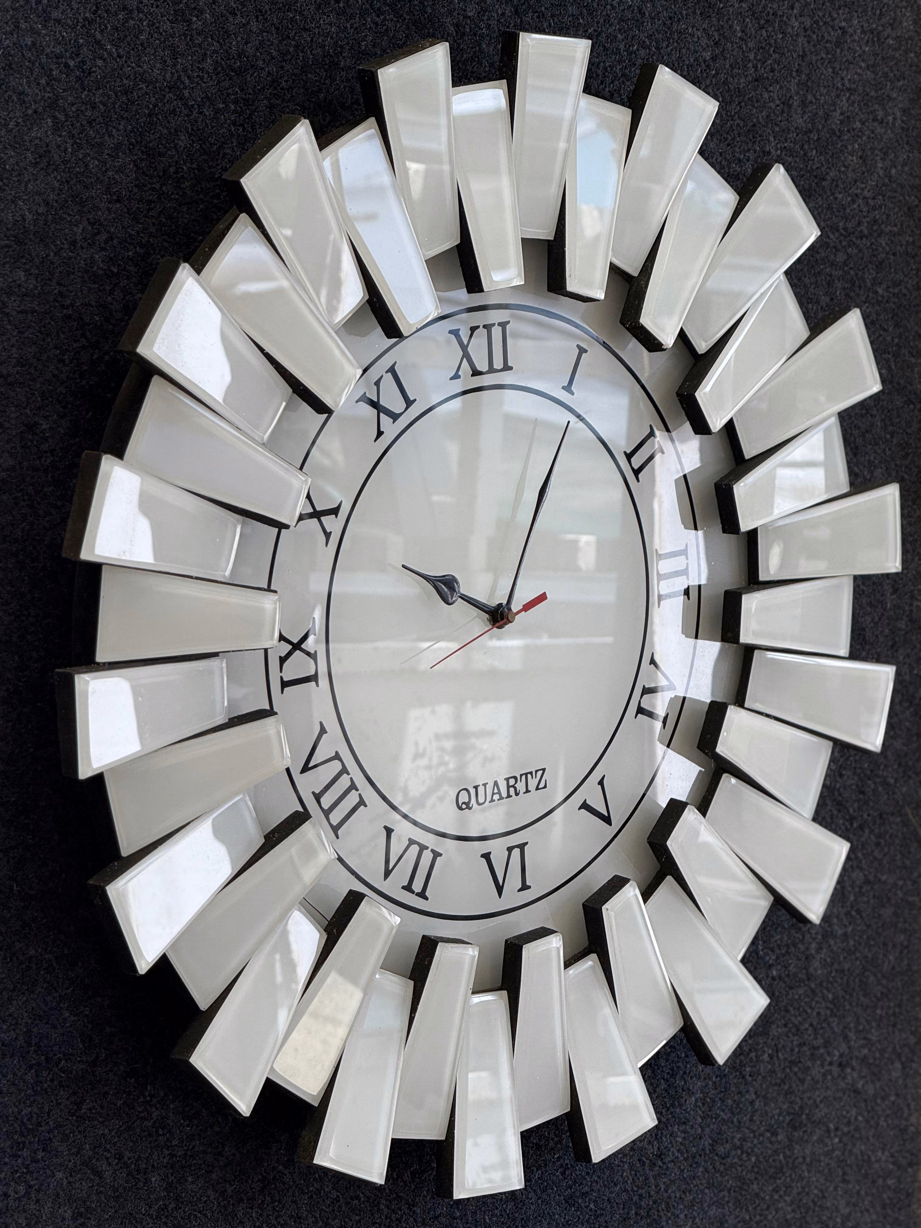 GlassWorld glass clock 2