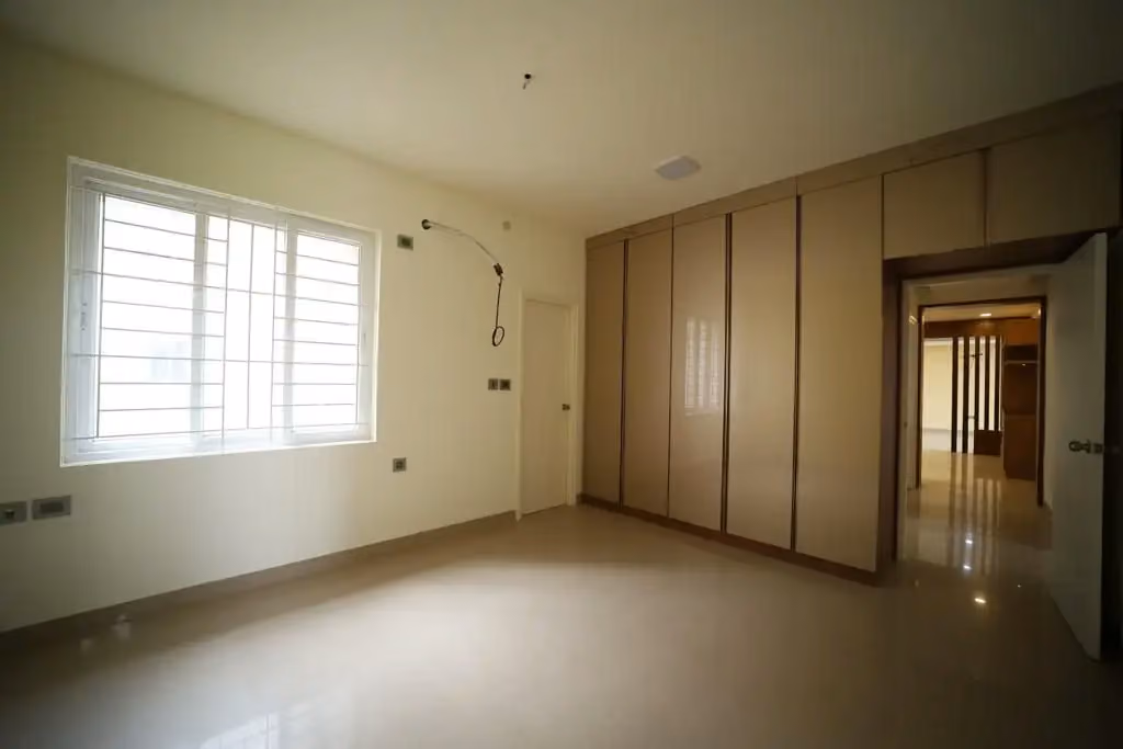 Laminated glass railing fitted by GlassWorld Kerala