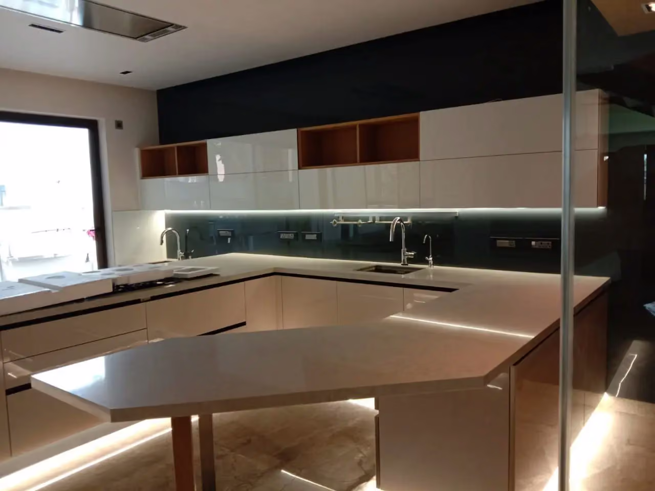 GlassWorld project 21